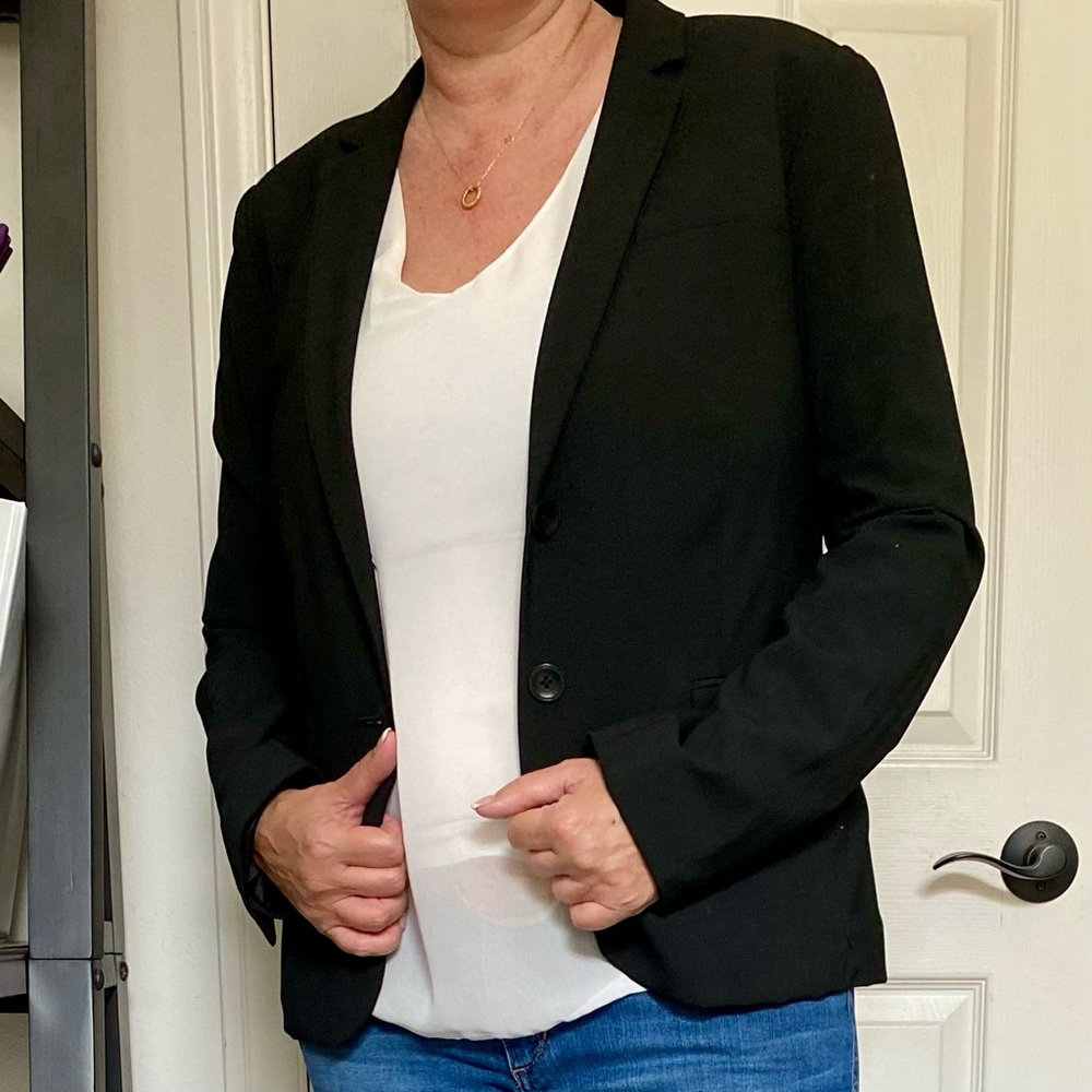 Chic Black Blazer